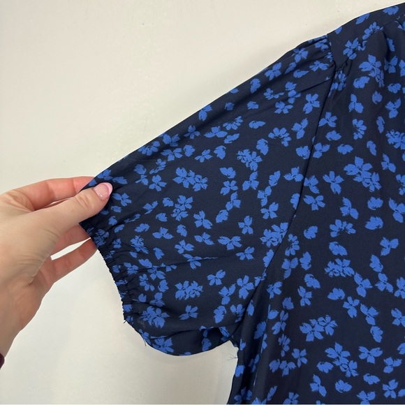 Lush | Black and Blue Floral Tie Back Blouse Size Large NWT - Picture 2 of 8